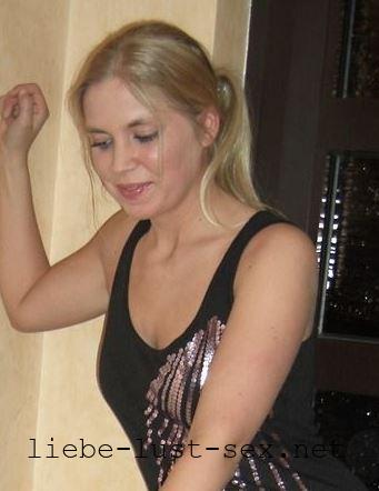 Single Lady Kers_Tiin sucht Sex im Wasser in Aachen